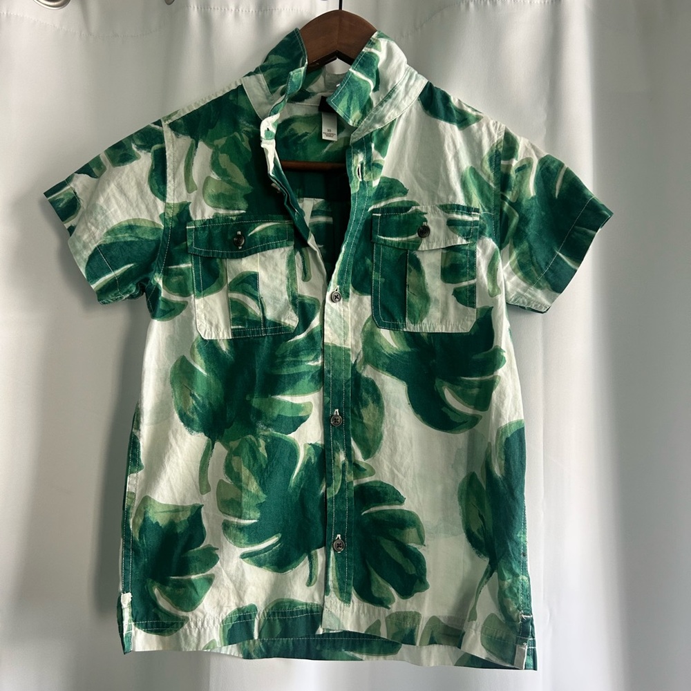 Excellent Condition Tea collection short sleeve tropical button down casual